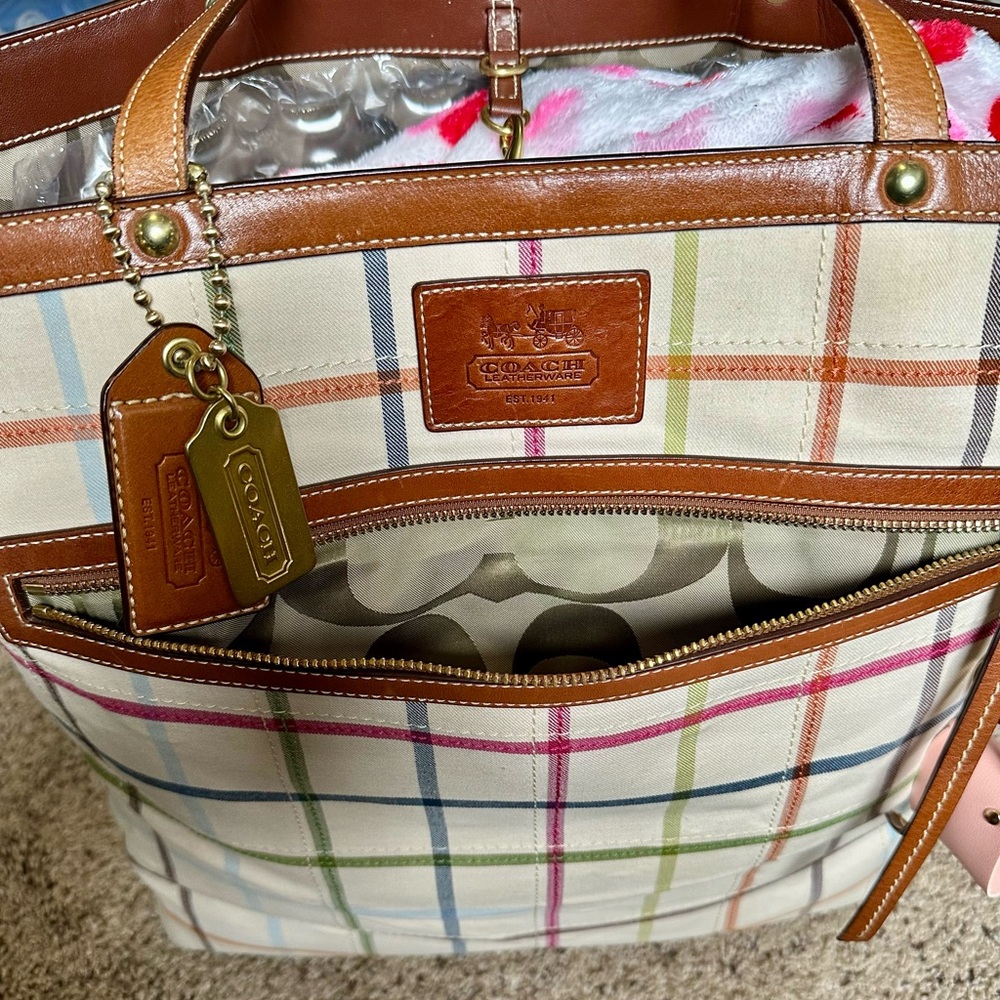COACH TATTERSALL XL PLAID WEEKENDER TOTE and MATCHING WRISTLET - Picture 5 of 14